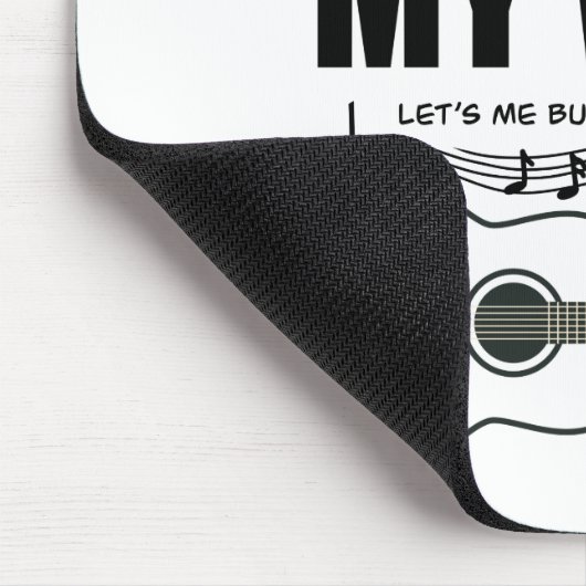 私は妻が私にもう一つのギターを買貸してるのが好き マウスパッド (コーナー)