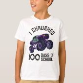 私は学校の緑のモンスタートラックの100日を充電した Tシャツ (正面)