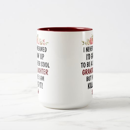私は孫娘になるとは夢にも思わなかった ツートーンマグカップ (中央)