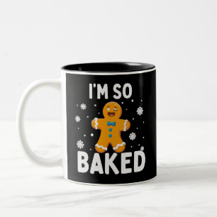私は完全にベイクドジンジャーブレッドマンクリスマスCookieを焼く ツートーンマグカップ