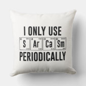 私は定期的に皮肉しか使わない クッション (裏面)