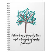 私は家族の木を振り、ナッツの束が落ちた ノートブック (正面)