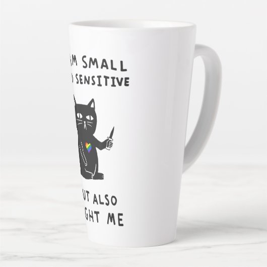 私は小さくて繊細だが、猫に対しても戦う カフェラテマグ (右アングル)