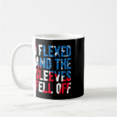 私は屈し、袖はアメリカ国旗から落ちた コーヒーマグカップ (左)