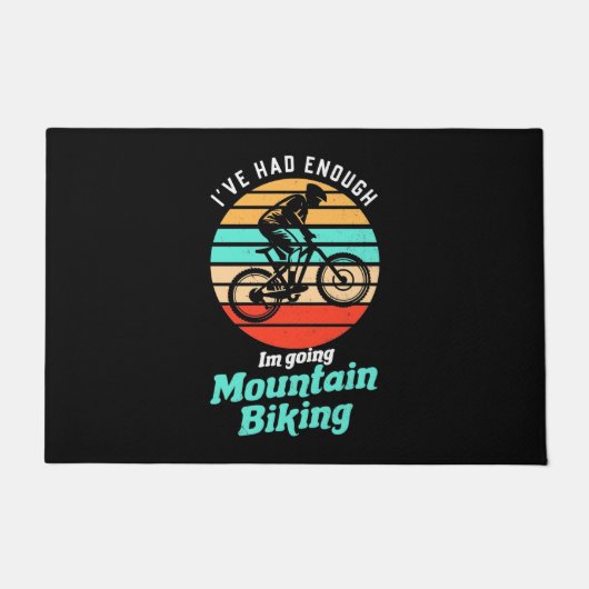 私は山に行くサイクリング ドアマット (正面)