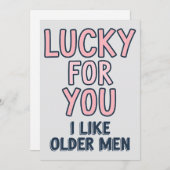 私は年上の男性の誕生日が好きあなたのためのラッキーおもしろい シーズンカード (正面/裏面)