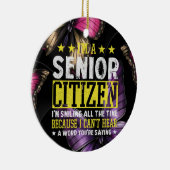 私は年配の人で、いつも笑顔を絶やさない セラミックオーナメント (右)