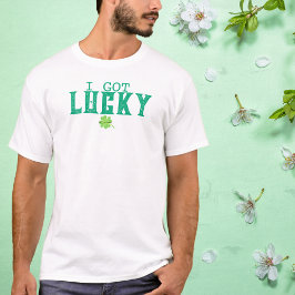 私は幸運得にマッチする妊娠の発表 Tシャツ