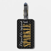私は広がりの輝きの黒シェブロンに旅します ラゲッジタグ (裏面縦)