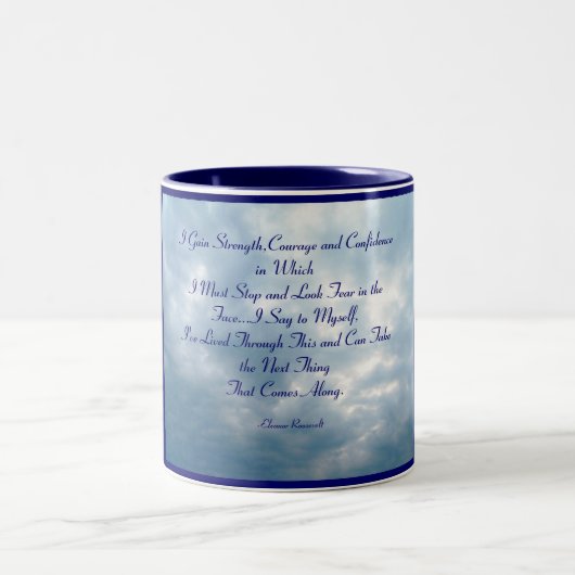 私は強さ、勇気およびConfidencを…得ます ツートーンマグカップ (中央)