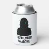 私は影を覚えている – 輝くフード付き姿デザイン 缶クーラー (缶正面)