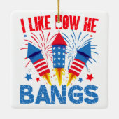 私は彼がカップルのマッチング家族の懇親会を打つ方法が好き セラミックオーナメント (裏面)