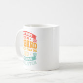 私は彼が私より年上だと夫と言い争えない コーヒーマグカップ (正面左)