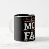 私は彼の母親ではなく、彼のファン#1だ ツートーンマグカップ (正面左)