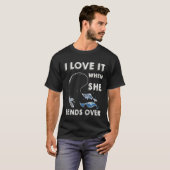 私は彼女が魚釣りポーランド人の釣り人に曲がるときそれを愛します Tシャツ (正面フル)