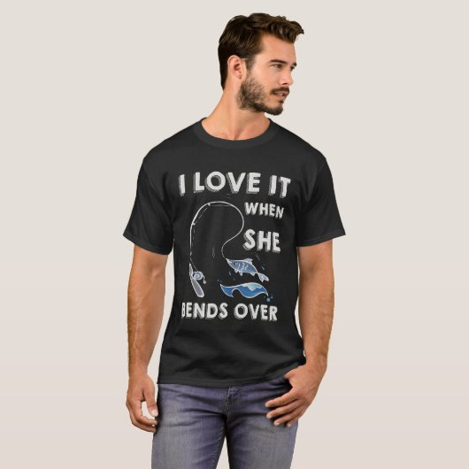 私は彼女が魚釣りポーランド人の釣り人に曲がるときそれを愛します Tシャツ (正面フル)