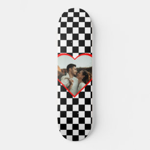 私は彼女のロマンチックな白と黒のSKATが大好き スケートボード