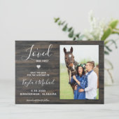 私は彼女の最初のペット素朴の写真の馬結婚の セーブザデート (スタンド正面)