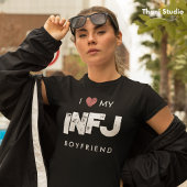 私は彼氏の性格特徴バレンタインが大好き Tシャツ