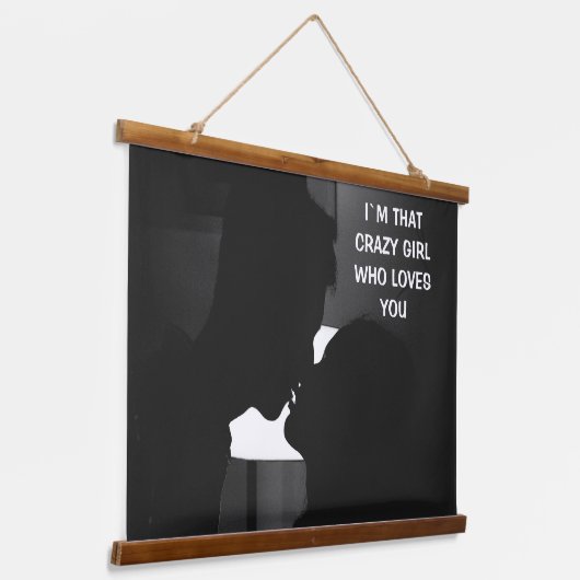 私は彼氏を熱狂する愛してる女の子だ 吊り下げ型タペストリー (傾斜あり)