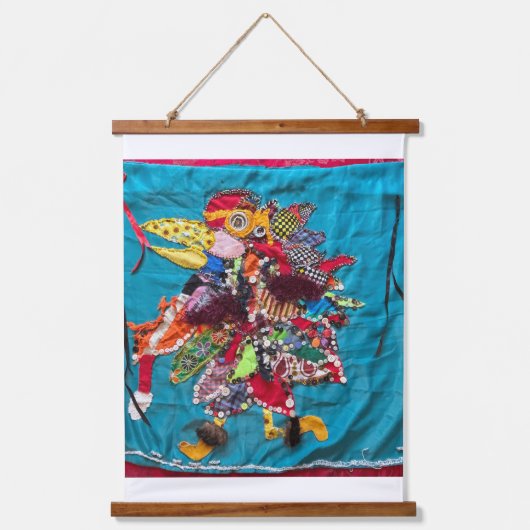 私は得のまわりにる 吊り下げ型タペストリー (正面)