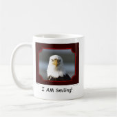 "私は微笑しています!" 白頭鷲のマグ コーヒーマグカップ (左)