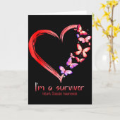 私は心臓病サバイバー 意識向上月間 赤リボン カード (黄色い花)