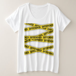 私は怒っている 警察テープ 立入禁止 プラスサイズTシャツ