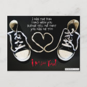 私は恋しく思ハートと古いスニーカーで詩を作る ポストカード (正面)