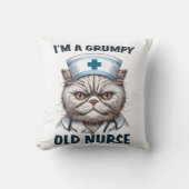 私は愚痴っぽい老人ナースだ クッション (正面)