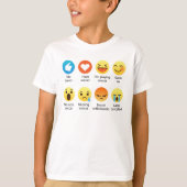 私は愛しますサッカーの社会的な顔文字(emoji) (暗いフォント)を tシャツ (正面)