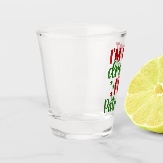 私は愛国心飲を持っていない ショットグラス (左)