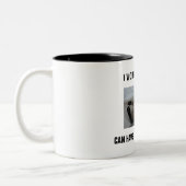 私は懸命で猫の暮らしを良くします ツートーンマグカップ (左)