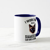 私は懸命を働いて、私のシャム人がより良い生活を送れるようにする マグカップ (正面右)