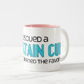 私は救助しました山の野良犬(オス犬)を ツートーンマグカップ (正面右)