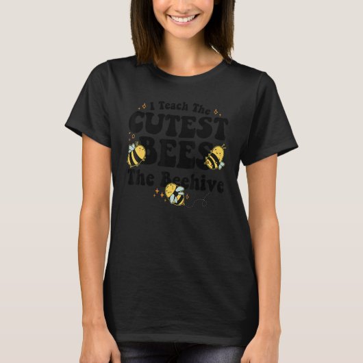 私は教え蜂の巣の中で最も可愛いCute Teache Tシャツ (正面)