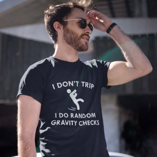 私は旅行しない Tシャツ