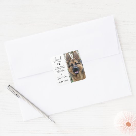 私は日付以外の彼女の最初のペット犬の結婚式を愛した スクエアシール (封筒)