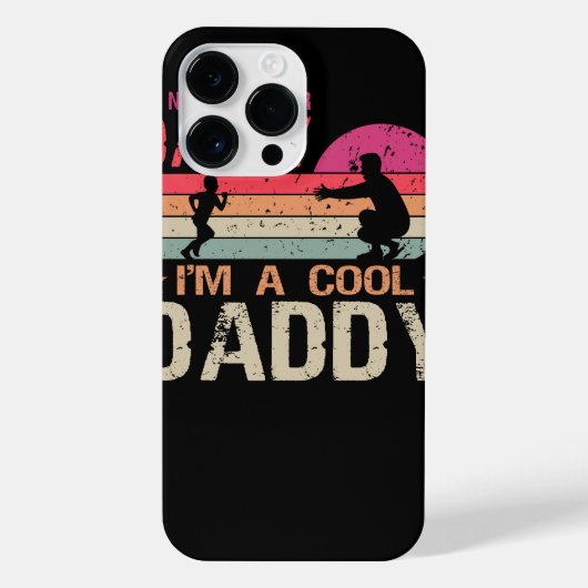 私は普通のパパではない私はパパクールヴィンテージFだ iPhoneケース (裏面)