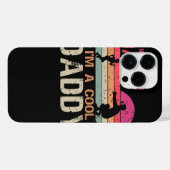 私は普通のパパではない私はパパクールヴィンテージFだ iPhoneケース (裏面横)