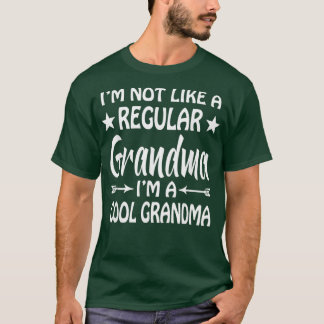 私は普通の祖母が祖母が好きではなクールい Tシャツ