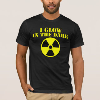 私は暗闇で光ります Tシャツ