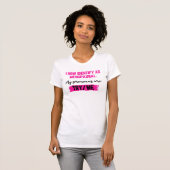 私は更年期障害と自己認識します 私の代名詞: 試して/私 Tシャツ (正面フル)