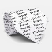 私は最もクールな経済学の先生であり、それを知っています ネクタイ (ロール)