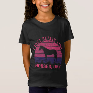 私は本当にピンクと深い紫T市の馬が好き Tシャツ
