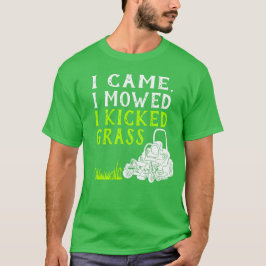 私は来草のグラフィックを蹴っおもしろいた Tシャツ