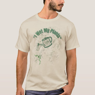 私は植物に水をやります | 面白いガーデニングのダジャレギフト Tシャツ