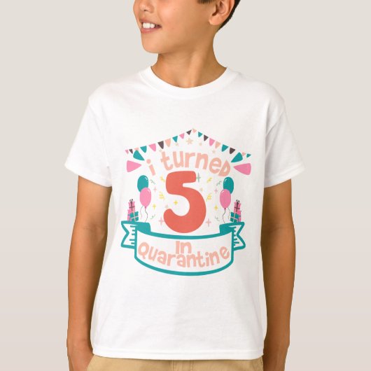 私は検疫誕生日プレゼントおもしろいアイディアで5歳になった Tシャツ (正面)