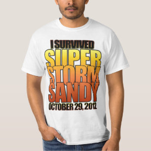 私は極度の嵐のハリケーンサンディを生き延びました Tシャツ