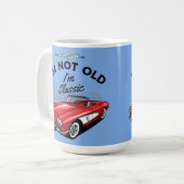 私は歳じゃない私はクラシック!コルベット1961 コーヒーマグカップ (正面左)